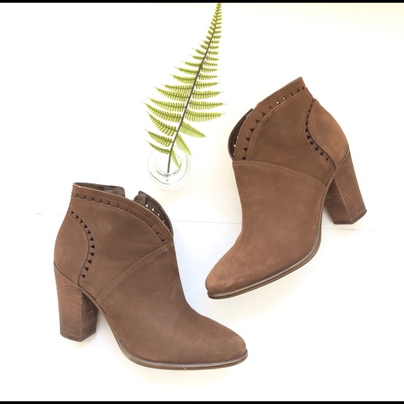 Vince Camuto Shoes - Vince Camuto brown leather boots